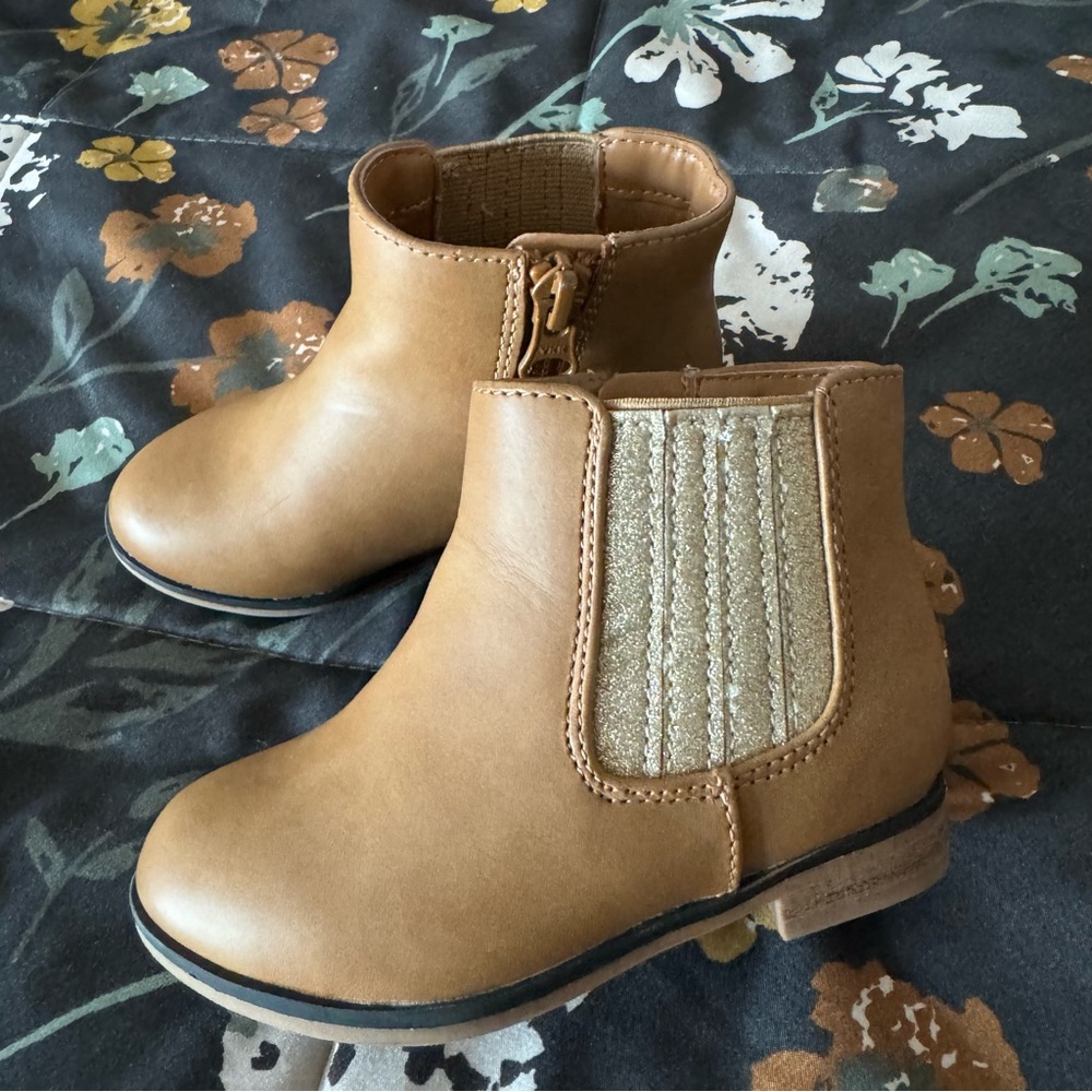 ✨Toddler Tan Boots ✨ Size 6
